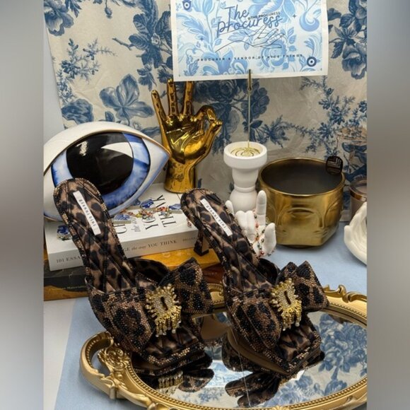 🆕 GIANNI BINI 🧿NWOB PeekaTwo Leopard Print Crystal Keyhole Ornament Sandal Sz8 - Picture 2 of 15